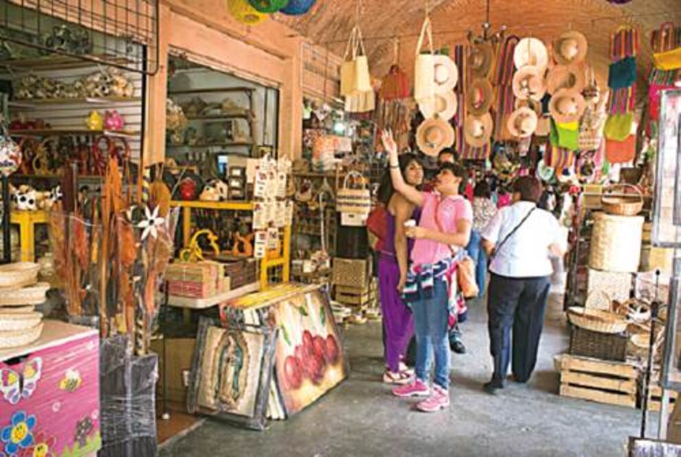 Comercio crece más de 40%: Calzada