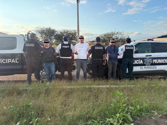 Persecución por vehículo robado termina con tres detenidos en El Marqués