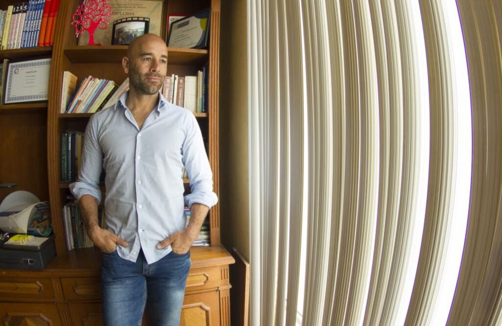 El ex futbolista profesional desea regresarle a la vida un poco de lo mucho que le ha dado, y la mejor manera de hacerlo es compartir con los pequeños su pasión: el futbol