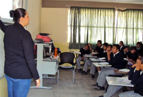 Digitalizan aulas de 196 planteles