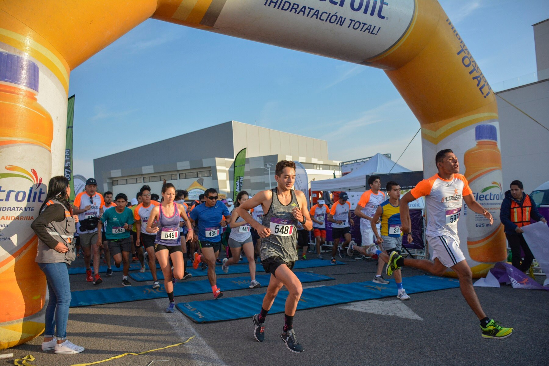Velocidad y pasión se vivió en la pista de la Universidad Anáhuac