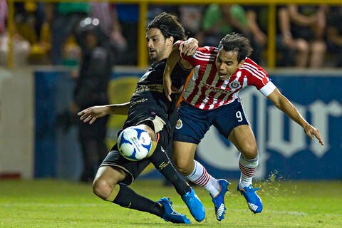 Chivas complica su pase a la ‘Fiesta Grande’