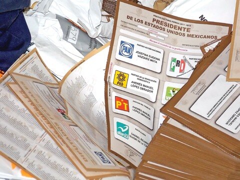 Da UAQ charla de democracia