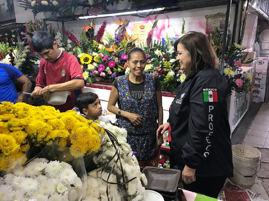 La delegada de Profeco, Dalia Garrido Rubio, se encuentra realizando recorridos por mercados y panteones (Foto: Especial)