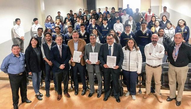 Firman convenio para plan de capacitación