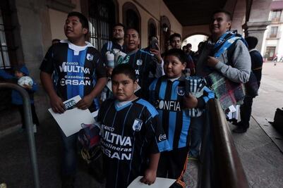 Gallos y afición se unen para dar cobijo 