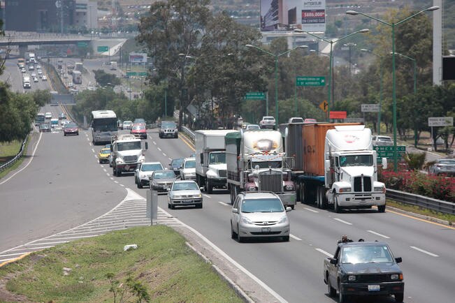 Discute Cabildo regulación de tránsito pesado
