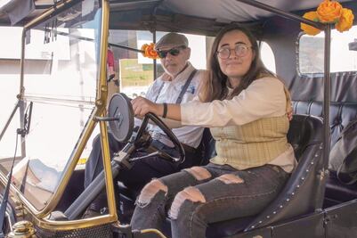 Recorre la ciudad de Querétaro a bordo de un auto de principios del Siglo XX