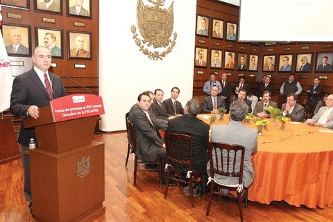 Apuestan a formación de profesionistas