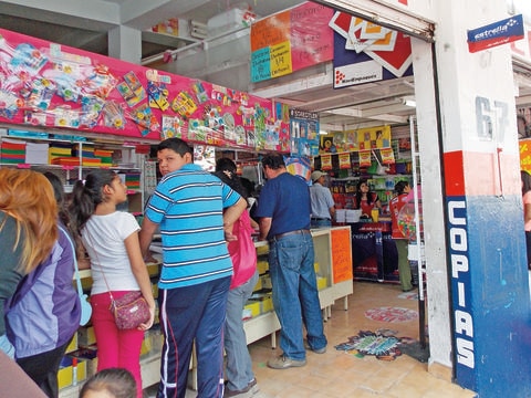 Arranca demanda de útiles escolares