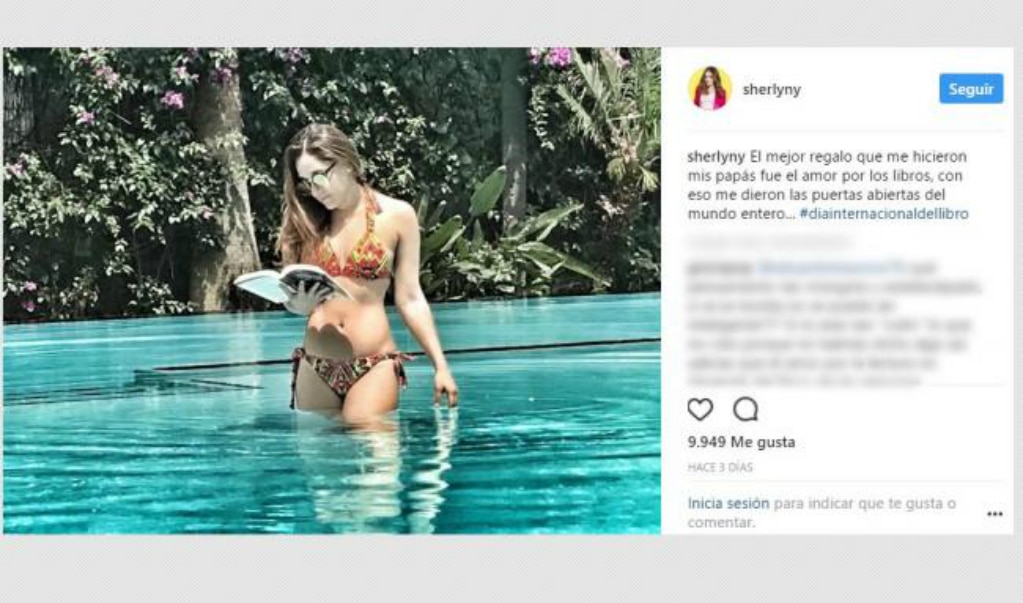 Critican a Sherlyn por foto en la que lee en bikini