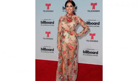 Critican vestido transparente de Danna Paola