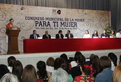 DIF en cercanía con mujer adolescente 