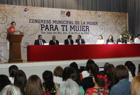 DIF en cercanía con mujer adolescente