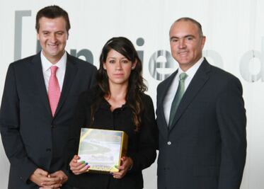 Premian a estudiantes de la UNAQ 