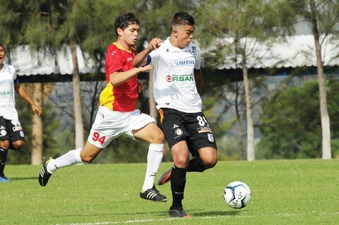 Gallos Sub-17, en zona de liguilla