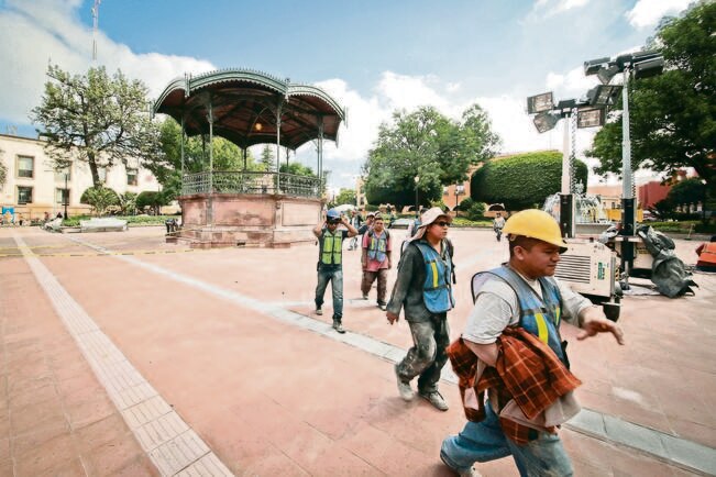 El estado cuenta con 115 expedientes que contienen proyectos de obra pública e infraestructura para el próximo 2017 (VÍCTOR PICHARDO. EL UNIVERSAL)