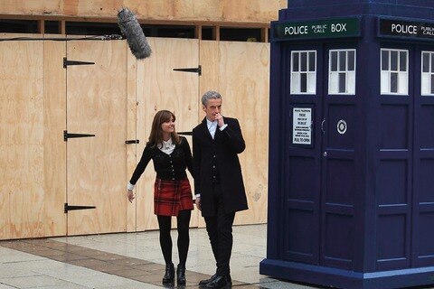 El eterno Dr. Who contra dinosaurio