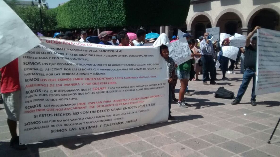 Se manifiestan habitantes de La Laborcilla