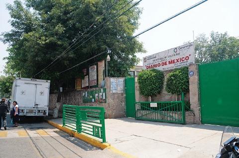Urge regidor a equipar escuelas