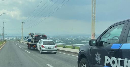 Aseguran a cuatro personas y dos vehículos robados en operativo entre Corregidora y Huimilpan