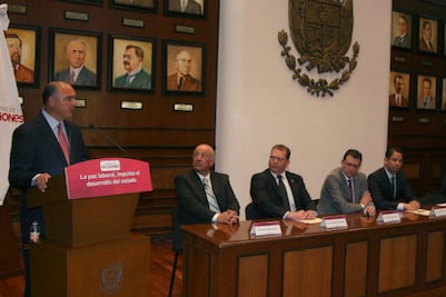 Representantes ante JLCyA protestan