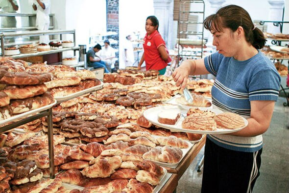 Suben los precios del pan y huevo