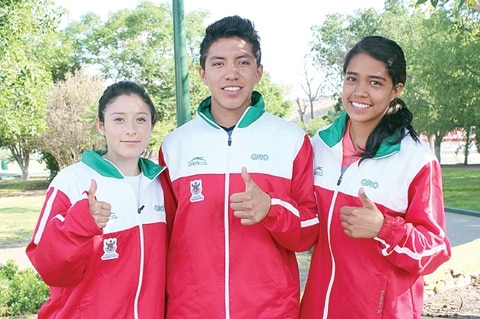 Van 4 queretanos a eventos élite