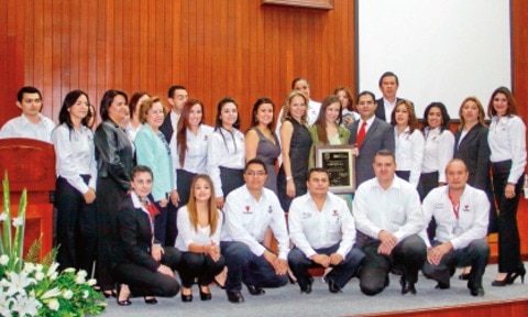La UAQ reconoce a instituciones