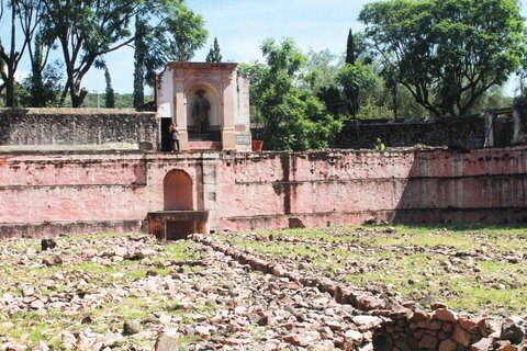 Un acueducto virreinal, histórico... y descuidado