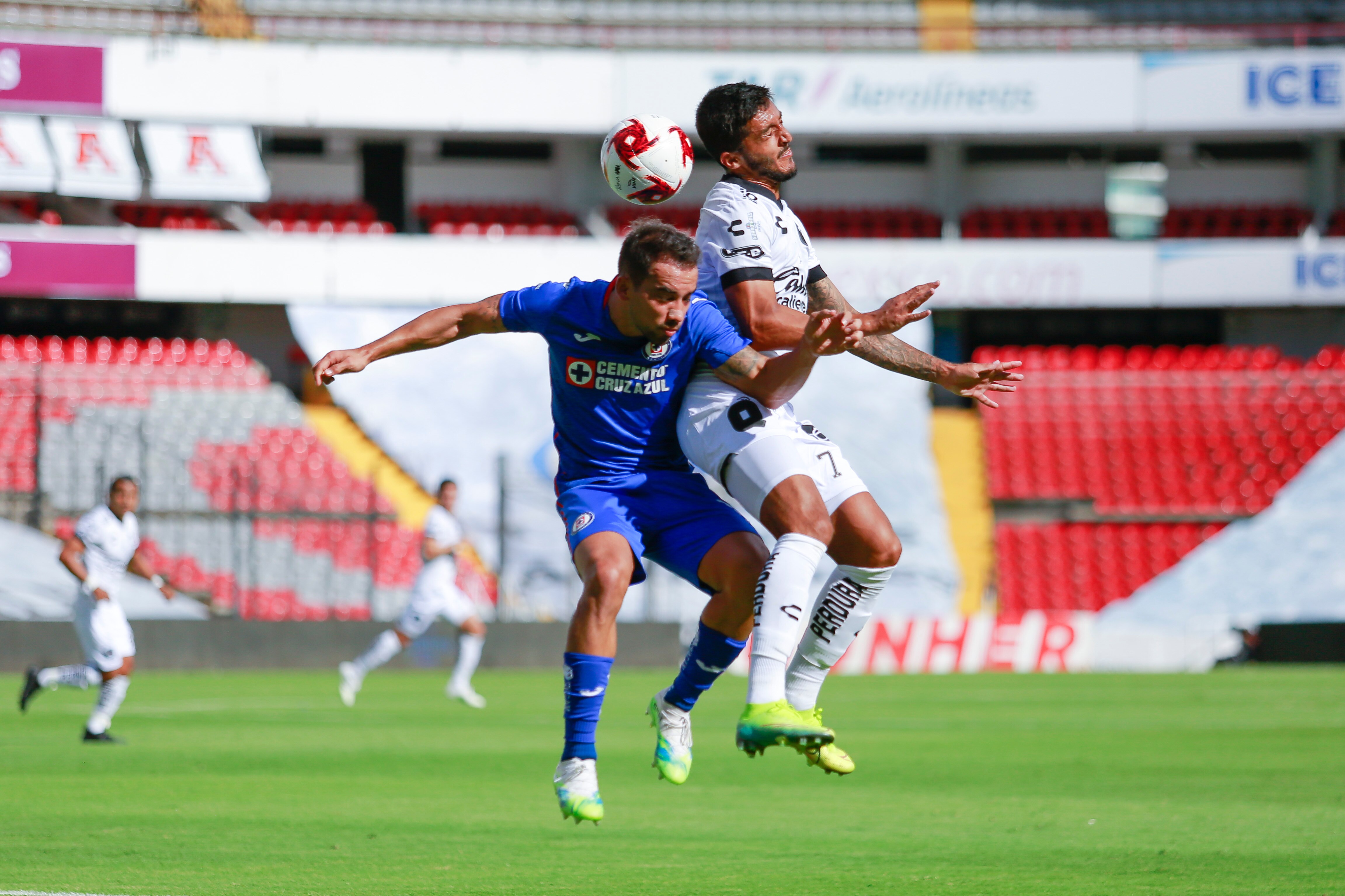 GALLOS DESCARRILA A LA MÁQUINA