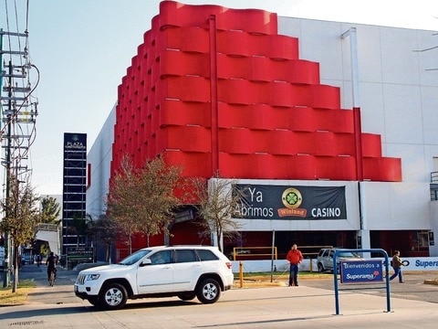 Zapata se deslinda por  casino