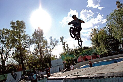 Demandan más espacios sobre ruedas