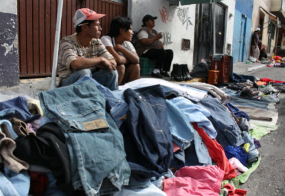 Crece comercio informal