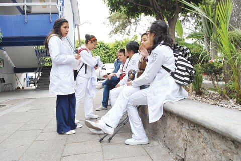 UAQ requiere hospital  para prácticas, dice rector