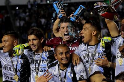 Volpi le da Copa a Gallos Blancos