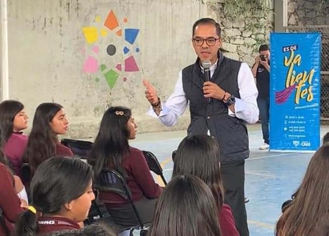 Indagan difusión de fotos de estudiantes sin su aprobación