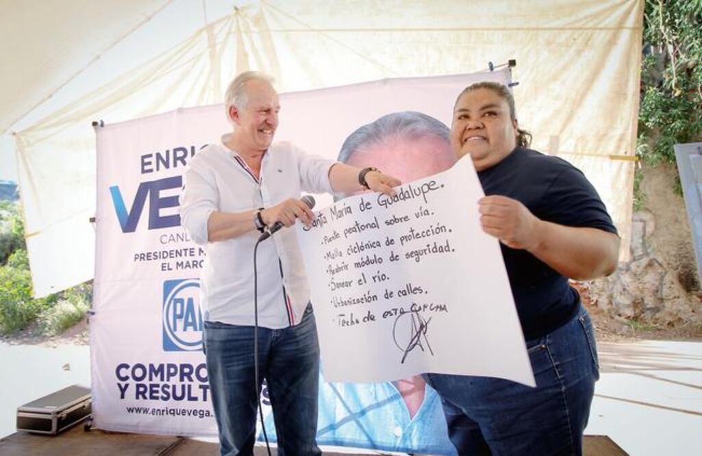 El candidato a la alcaldía del El Marqués, Enrique Vega, se comprometió a trabajar por la seguridad de los habitantes. FOTO: ESPECIAL.