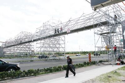 Detenida, la construcción del puente Antea