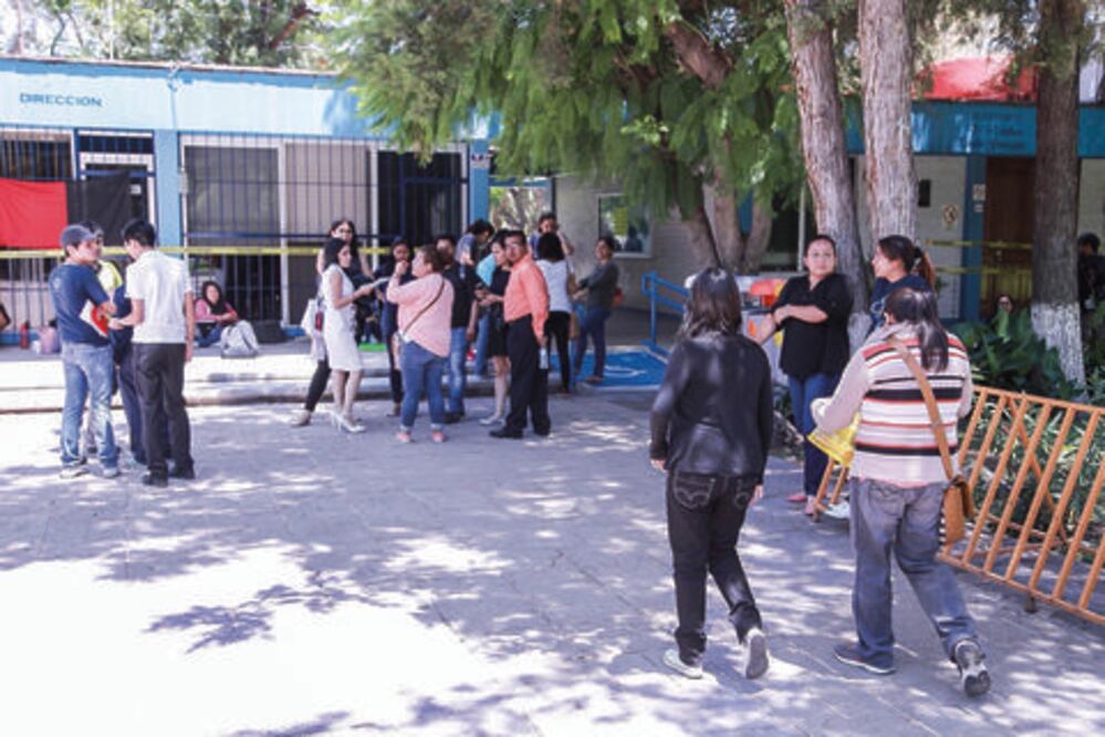 Mantienen el paro; buscan transparencia  