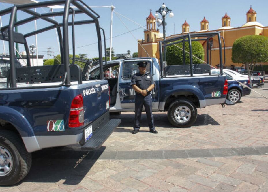 En activo policías que chocaron en SJR