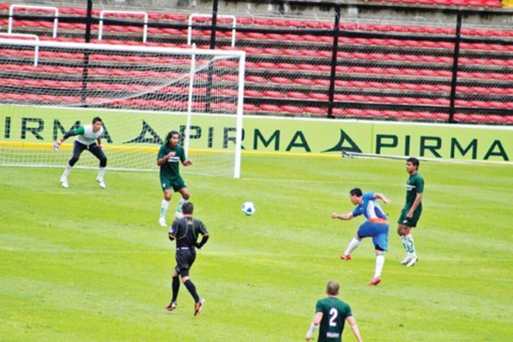 Gallos liga goleadas en la pretemporada