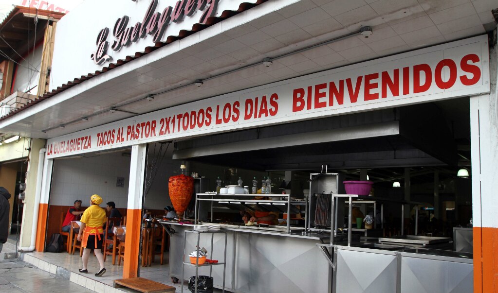 “La Guelaguetza” viola la ley al no otorgar prestaciones a sus trabajadores