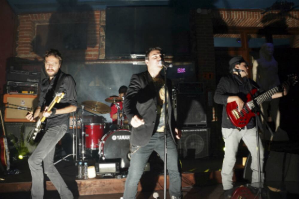 Luchan por apertura musical