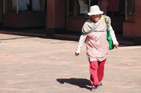Desigualdad en apoyos para mujeres pobres