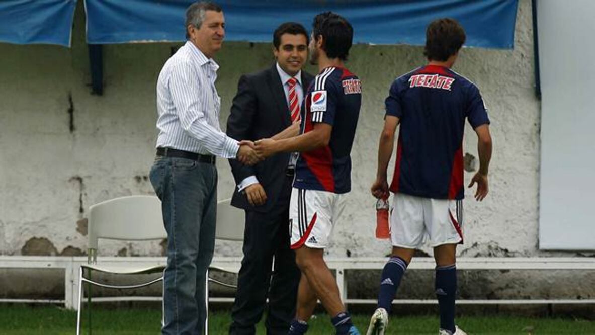 Vergara aparece en entrenamiento de Chivas