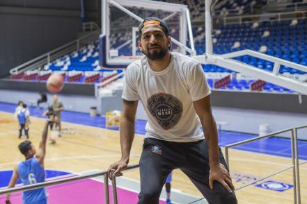 Al mal tiempo, buena cara. Los mariscos suplen temporada de basquet
