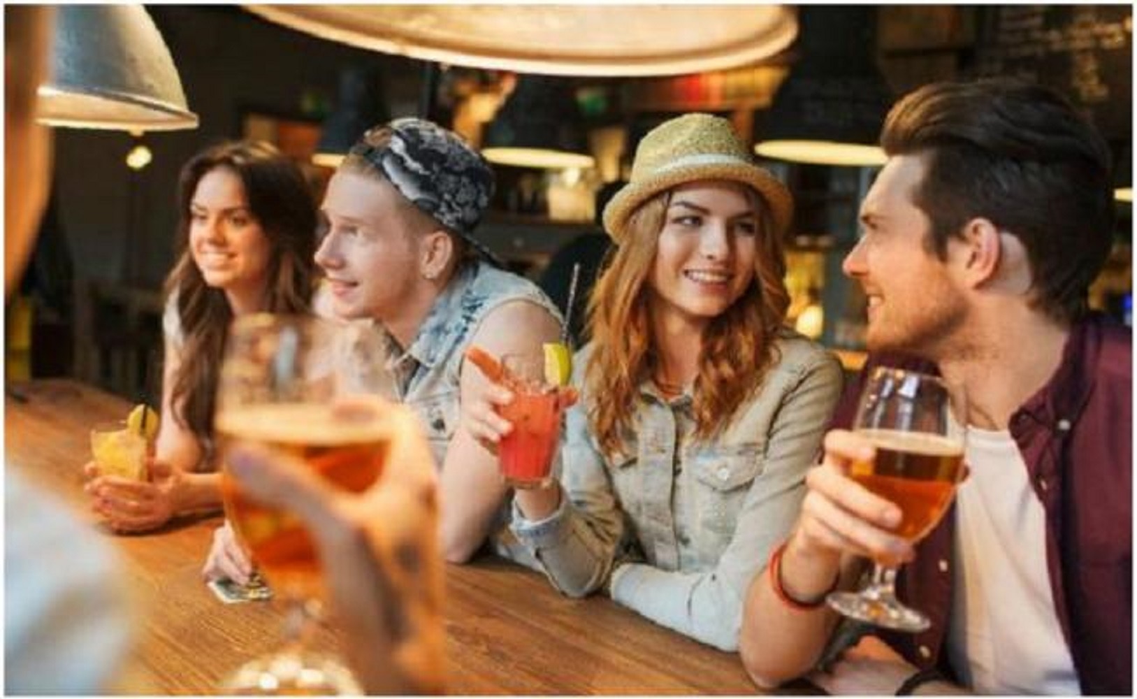 Para ello utilizan Yoti, app disponible en iOS y Android, en la que los usuarios deben escanear los datos de sus cédulas de identidad o pasaportes