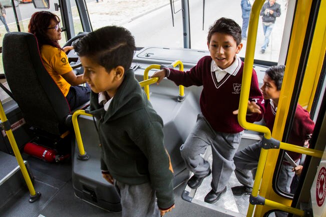 Gestionan 100 mdp para transporte escolar