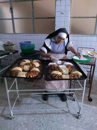 Hermanas hacen roscas de Reyes y se vuelven virales